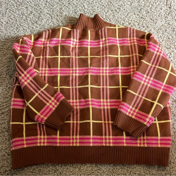 Lisa says Gah plaid print sweater - Picture 8 of 8